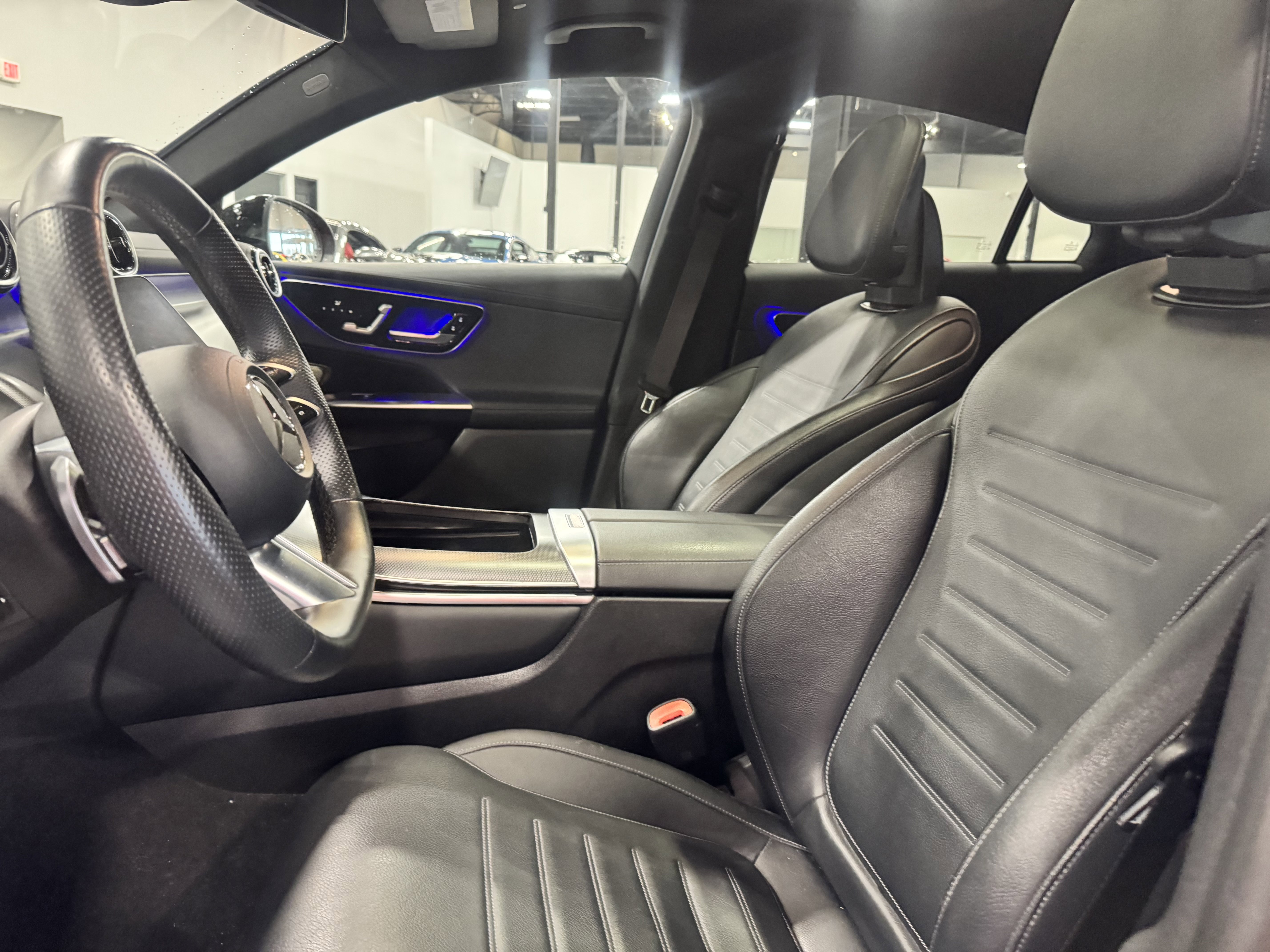 Used 2024 Mercedes-Benz GLC 300 4MATIC image 9