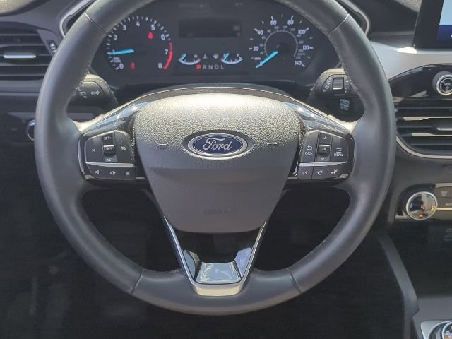 Used 2022 Ford Escape SE w/ SE Sport Appearance Package image 18