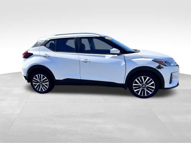 Used 2021 Nissan Kicks SV image 10
