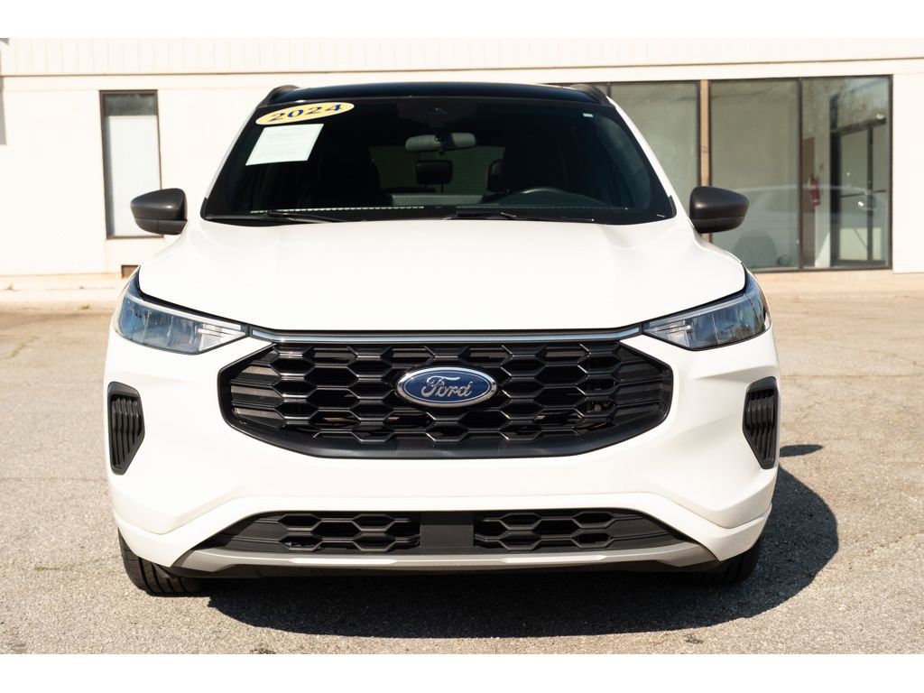 Used 2024 Ford Escape ST-Line w/ Tech Pack #1 FWD image 3