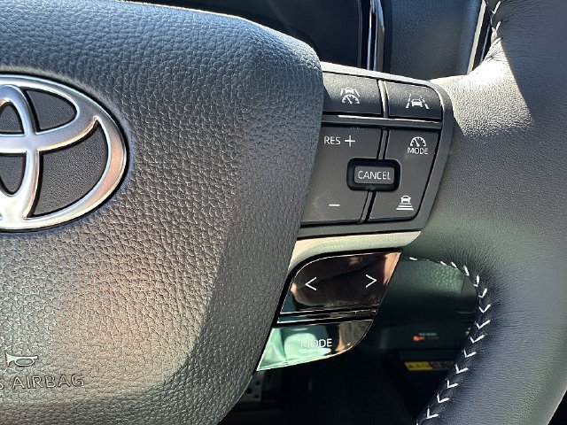 New 2026 Toyota Camry Hybrid FWD image 20