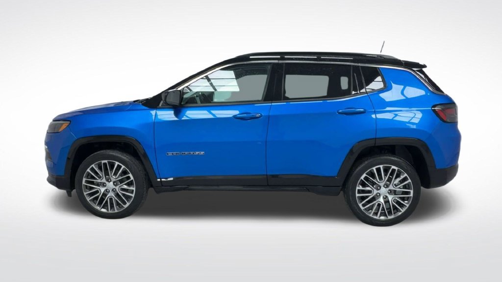 Used 2022 Jeep Compass Limited w/ Elite Group AWD/4WD image 21