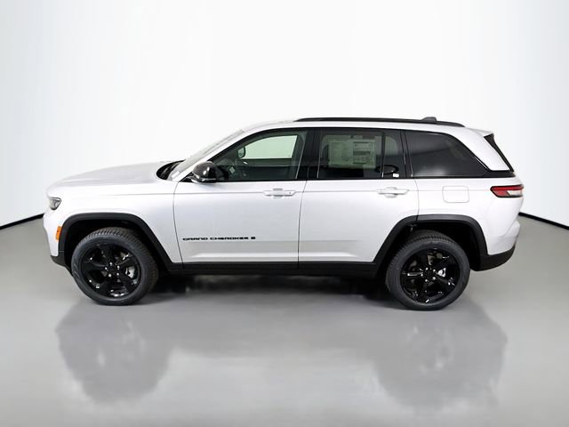 New 2025 Jeep Grand Cherokee Limited w/ Black Appearance Package image 4