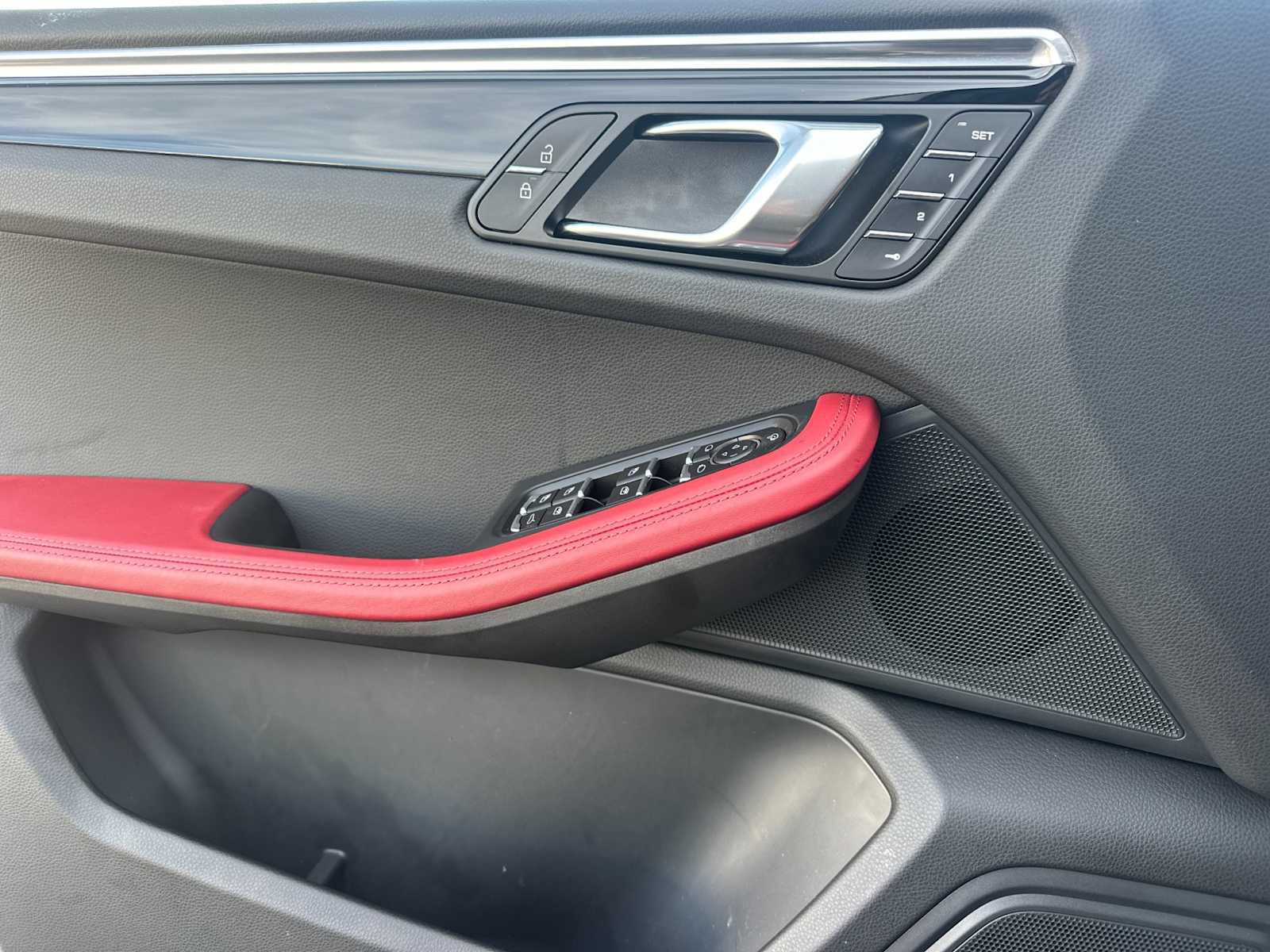 Used 2025 Porsche Macan Turbo image 12