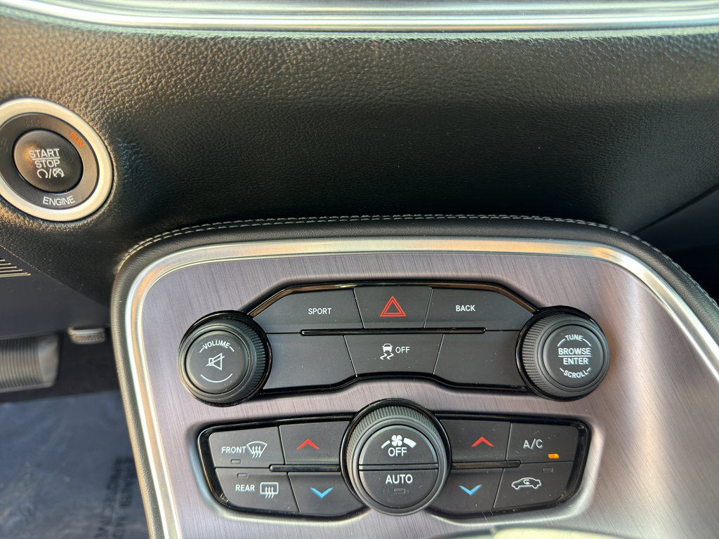 Used 2016 Dodge Challenger SXT RWD image 12