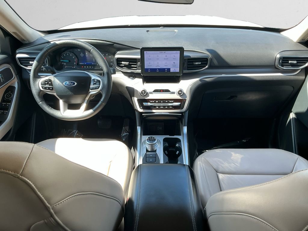 Used 2024 Ford Explorer XLT w/ Equipment Group 202A image 10