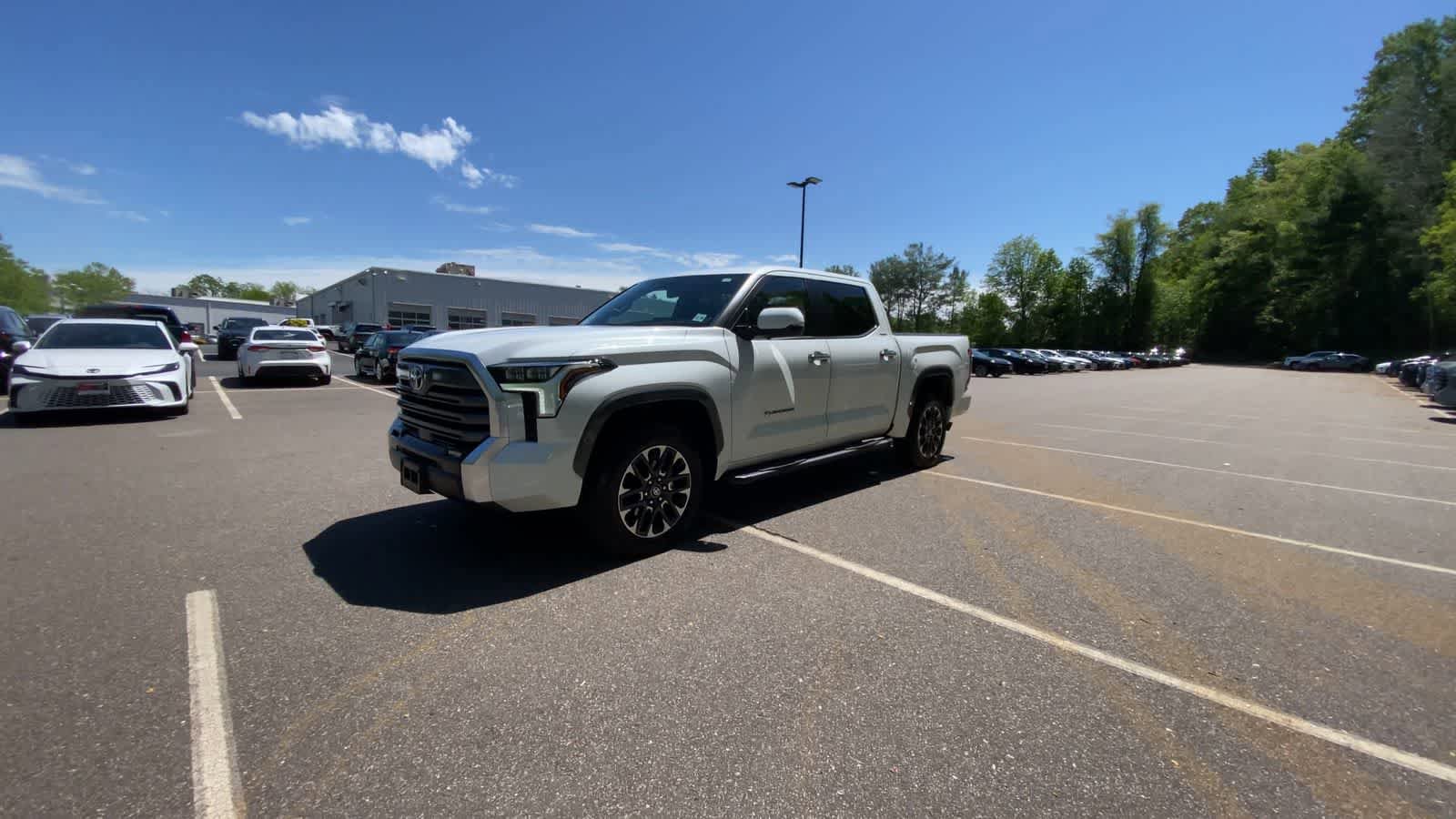 Used 2026 Toyota Tundra Limited AWD/4WD image 4