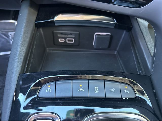 Certified 2022 Buick Envision Essence w/ Technology Package II image 19