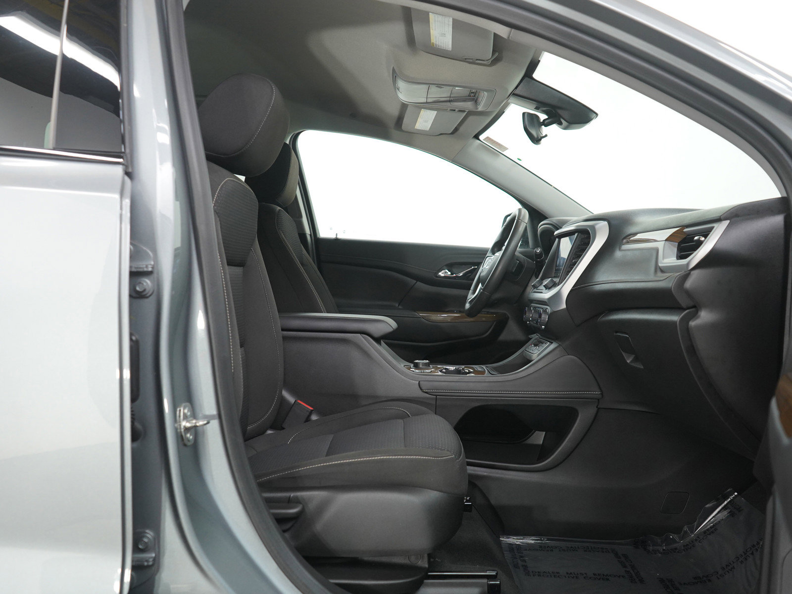 Used 2023 GMC Acadia SLE image 11