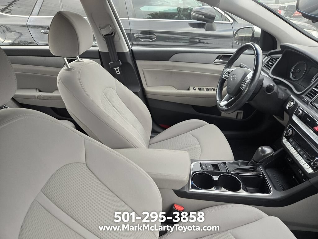 Used 2019 Hyundai Sonata SEL w/ Tech Package 02 FWD image 8