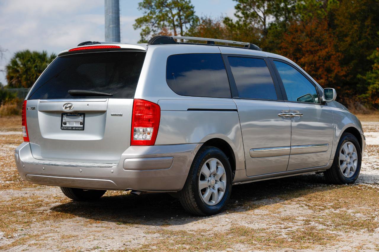 Used 2007 Hyundai Entourage Limited image 11