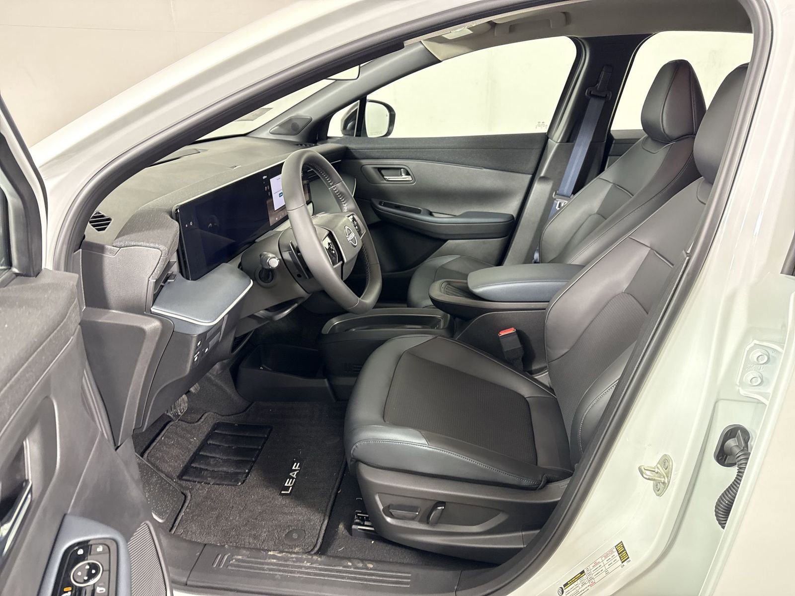 New 2026 Nissan Leaf SV+ w/ Floor Mat Package (SV+) image 5