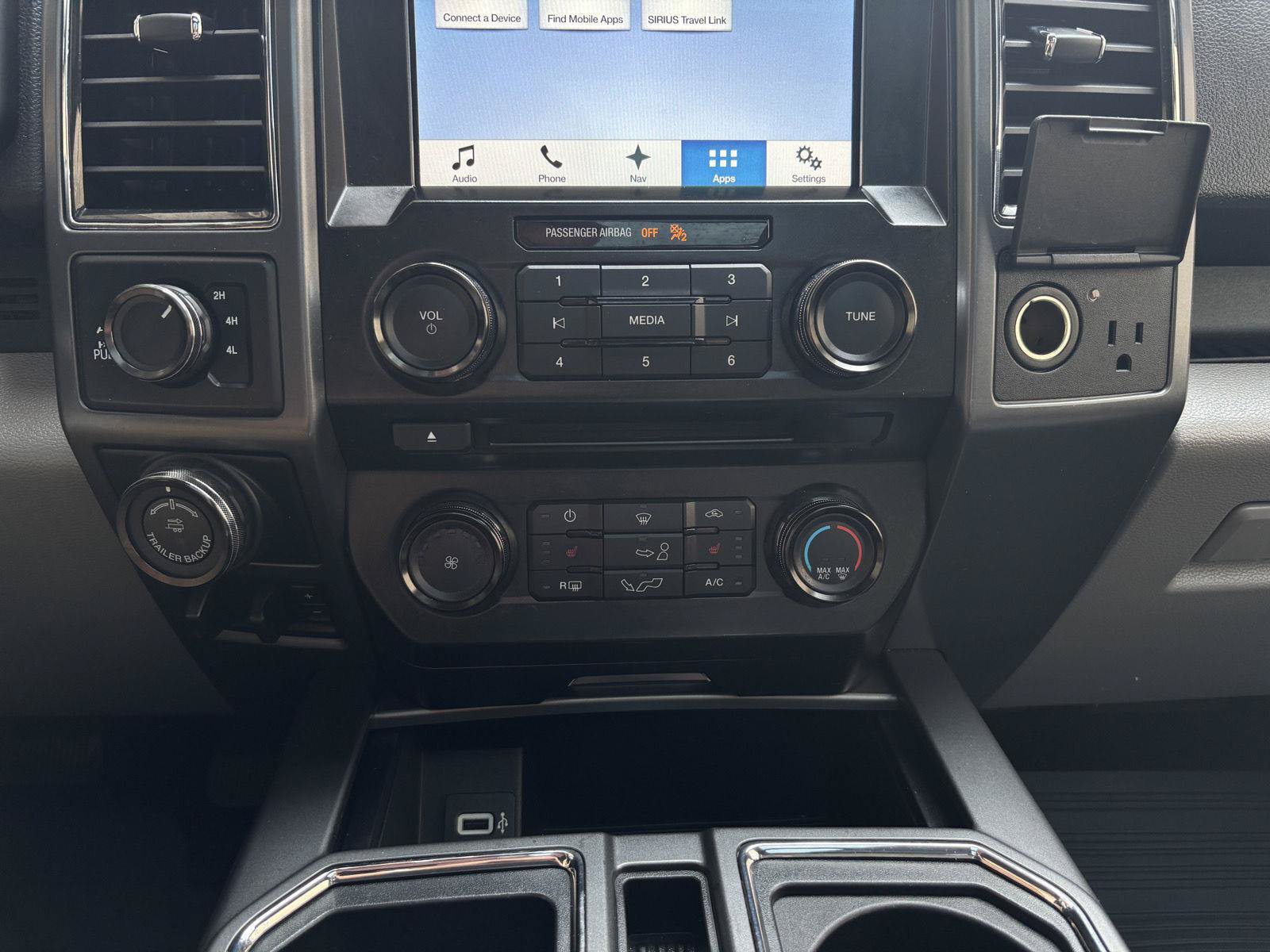Used 2017 Ford F150 XLT w/ Equipment Group 302A Luxury AWD/4WD image 18