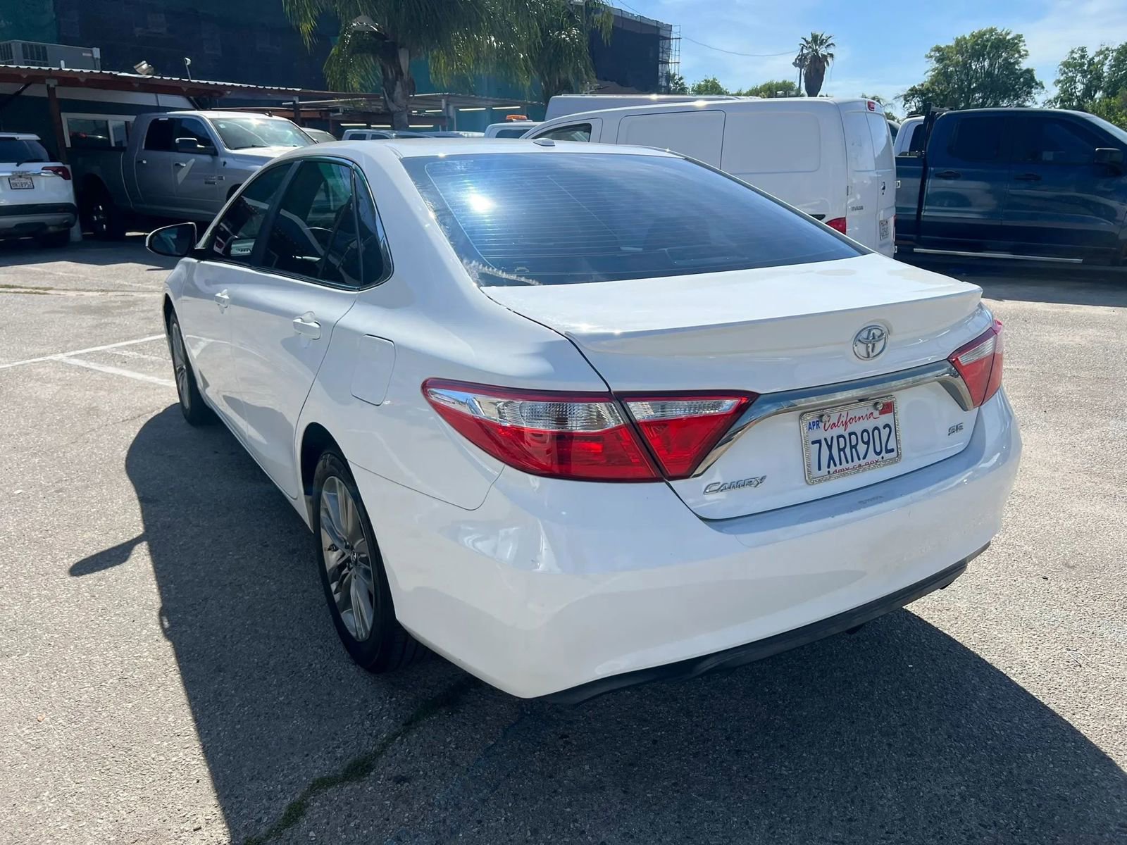 Used 2017 Toyota Camry SE FWD image 7