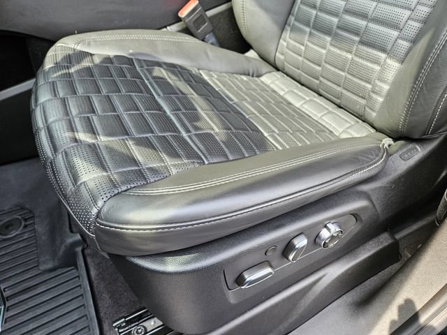 Used 2023 Cadillac Escalade Premium Luxury Platinum AWD/4WD image 8