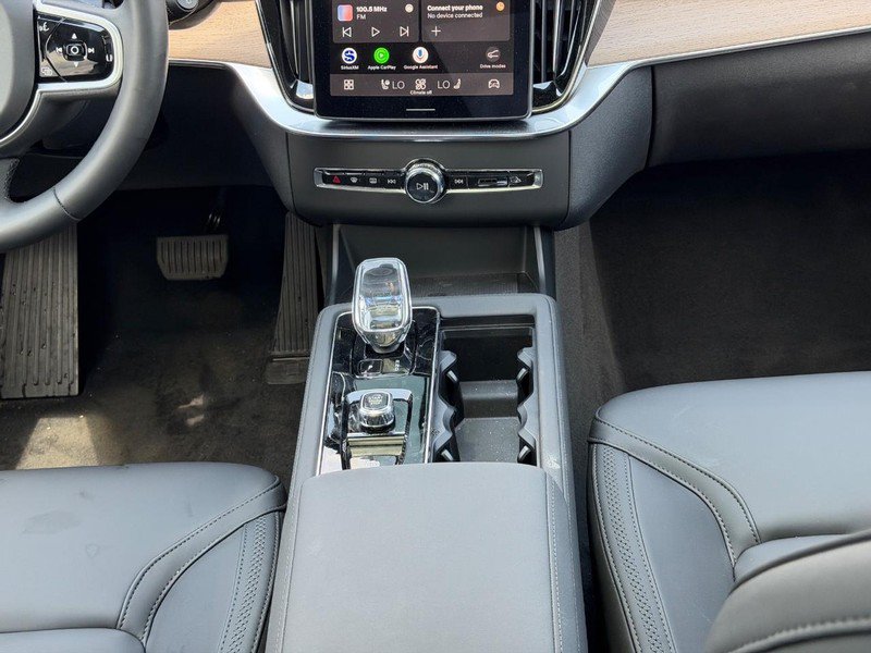 Certified 2026 Volvo XC90 B6 Plus AWD/4WD image 15