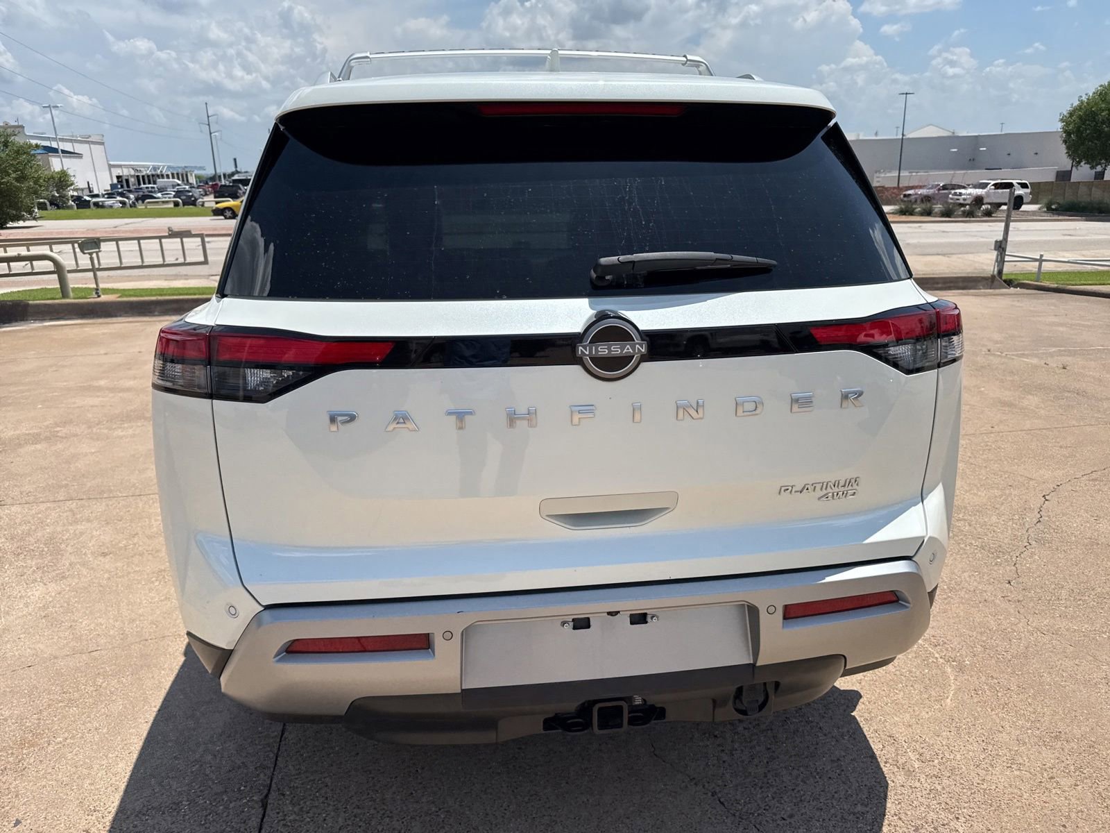 Used 2024 Nissan Pathfinder Platinum w/ Lighting Package (N92) AWD/4WD image 6