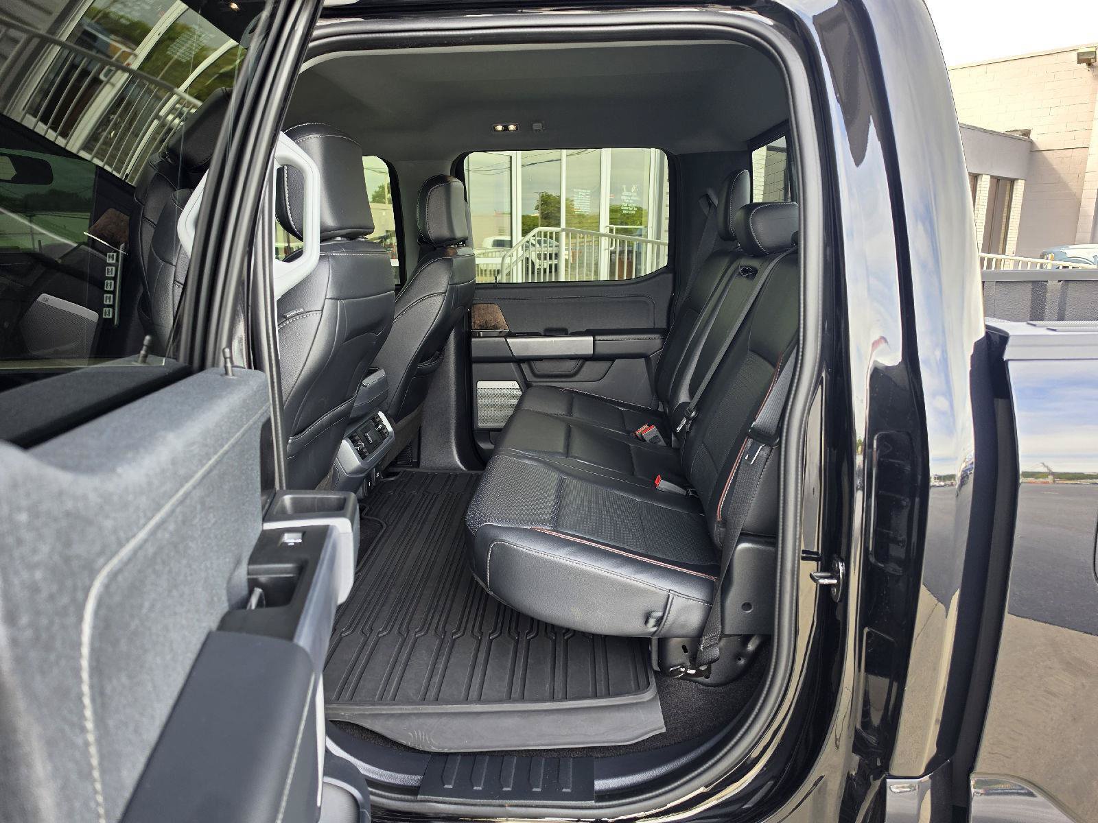 Used 2022 Ford F150 Lariat AWD/4WD image 9