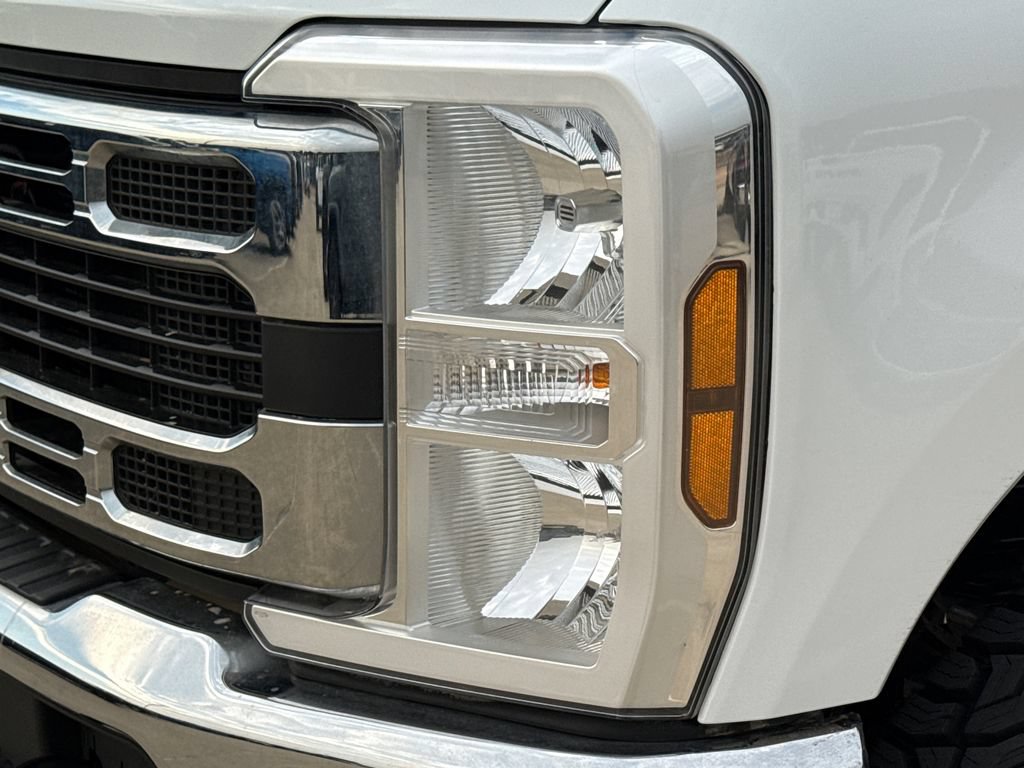 Used 2025 Ford F250 XLT w/ FX4 Off-Road Package AWD/4WD image 4