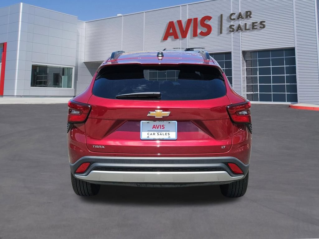 Used 2025 Chevrolet Trax LT w/ LT Convenience Package FWD image 5