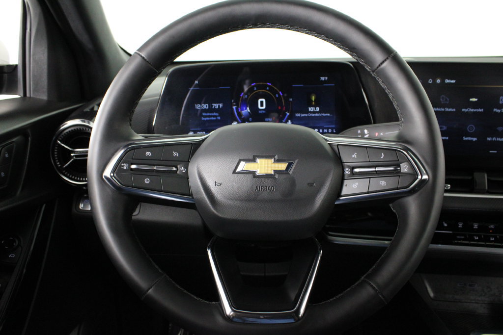 Used 2026 Chevrolet Equinox LT FWD image 9