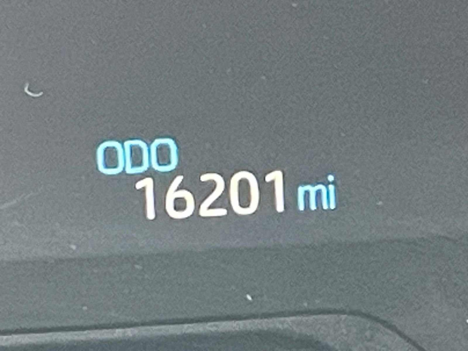 Used 2025 Toyota RAV4 LE image 39