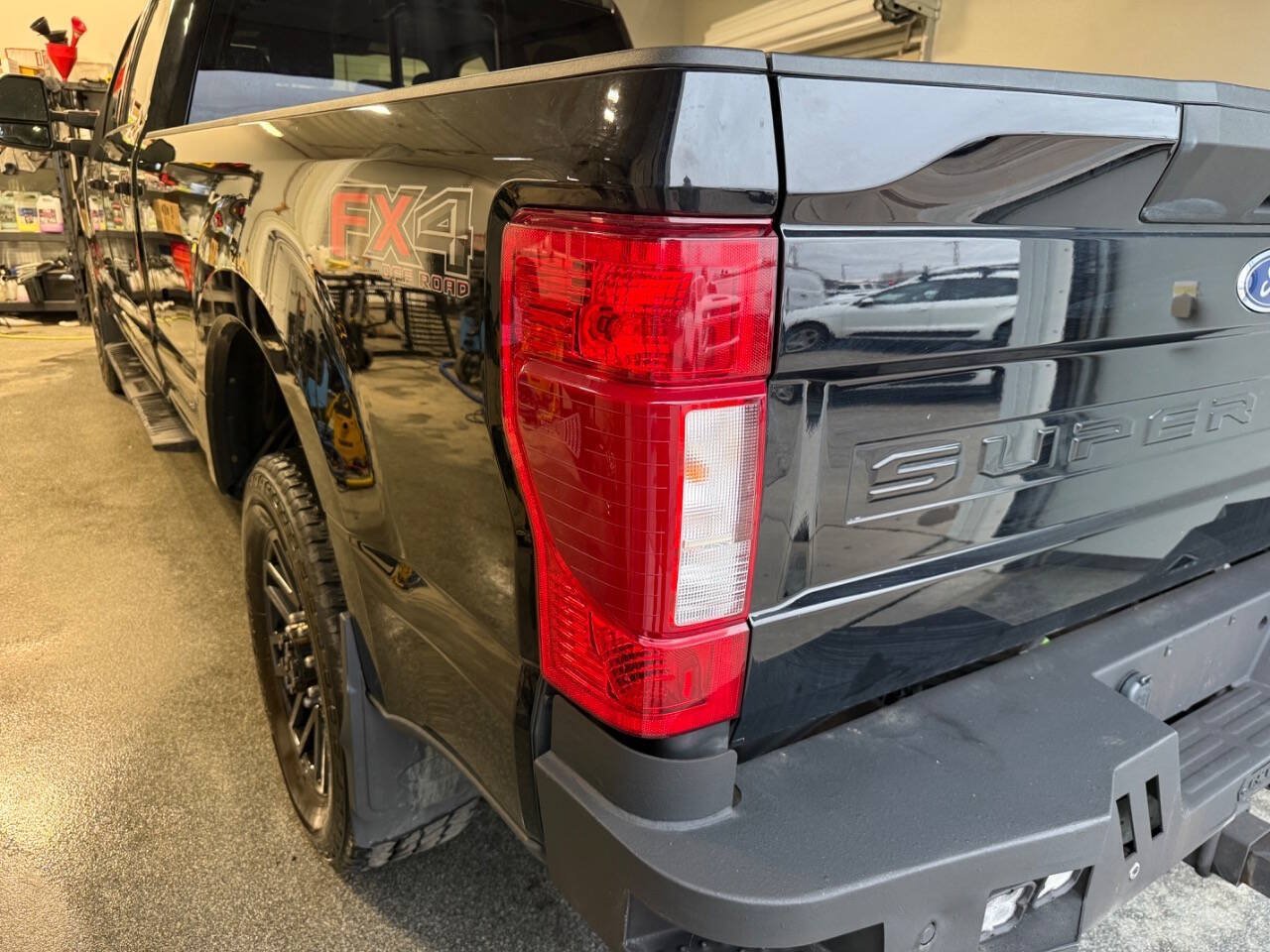 Used 2022 Ford F350 Lariat AWD/4WD image 8