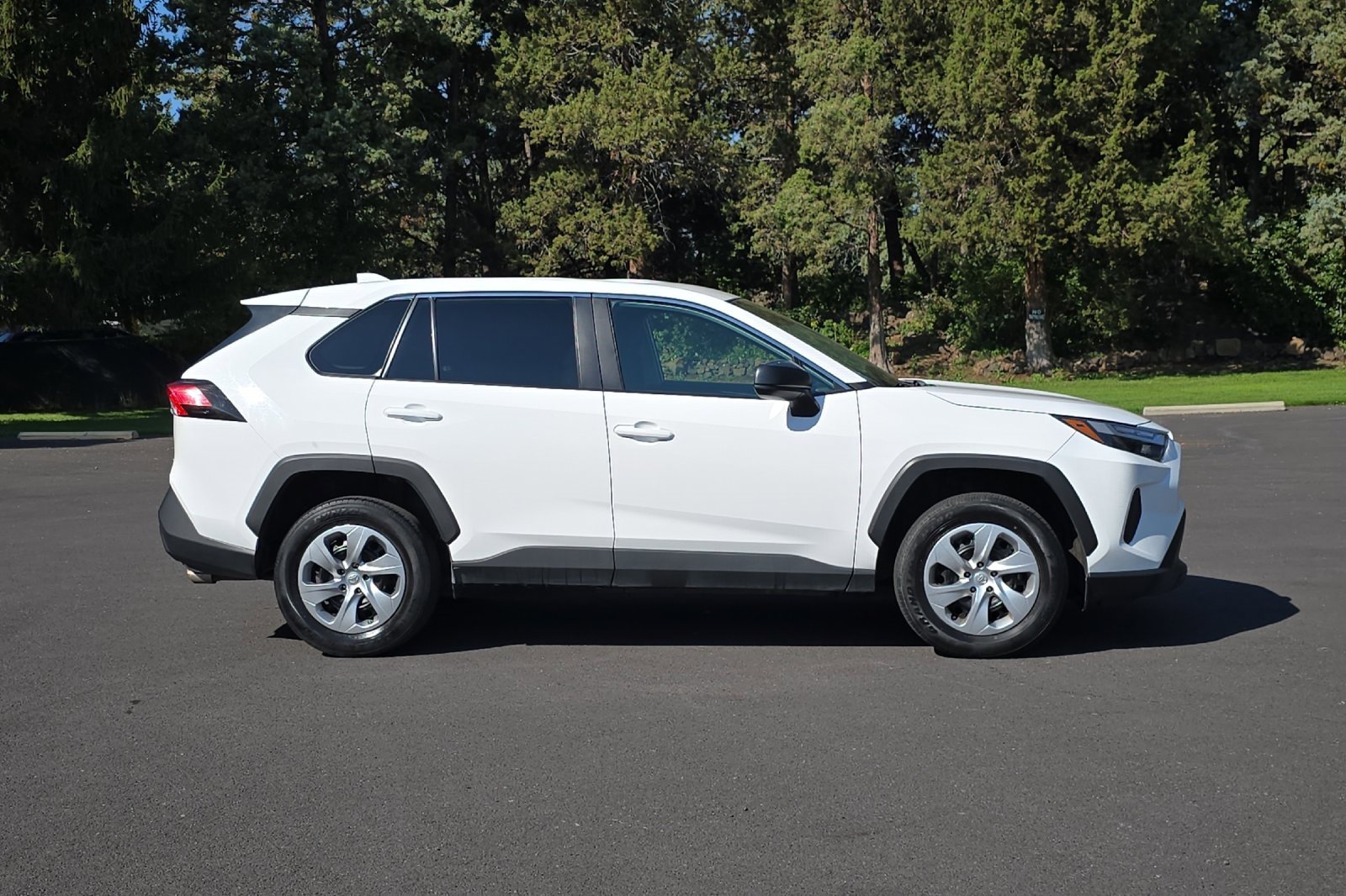 Used 2023 Toyota RAV4 LE image 3