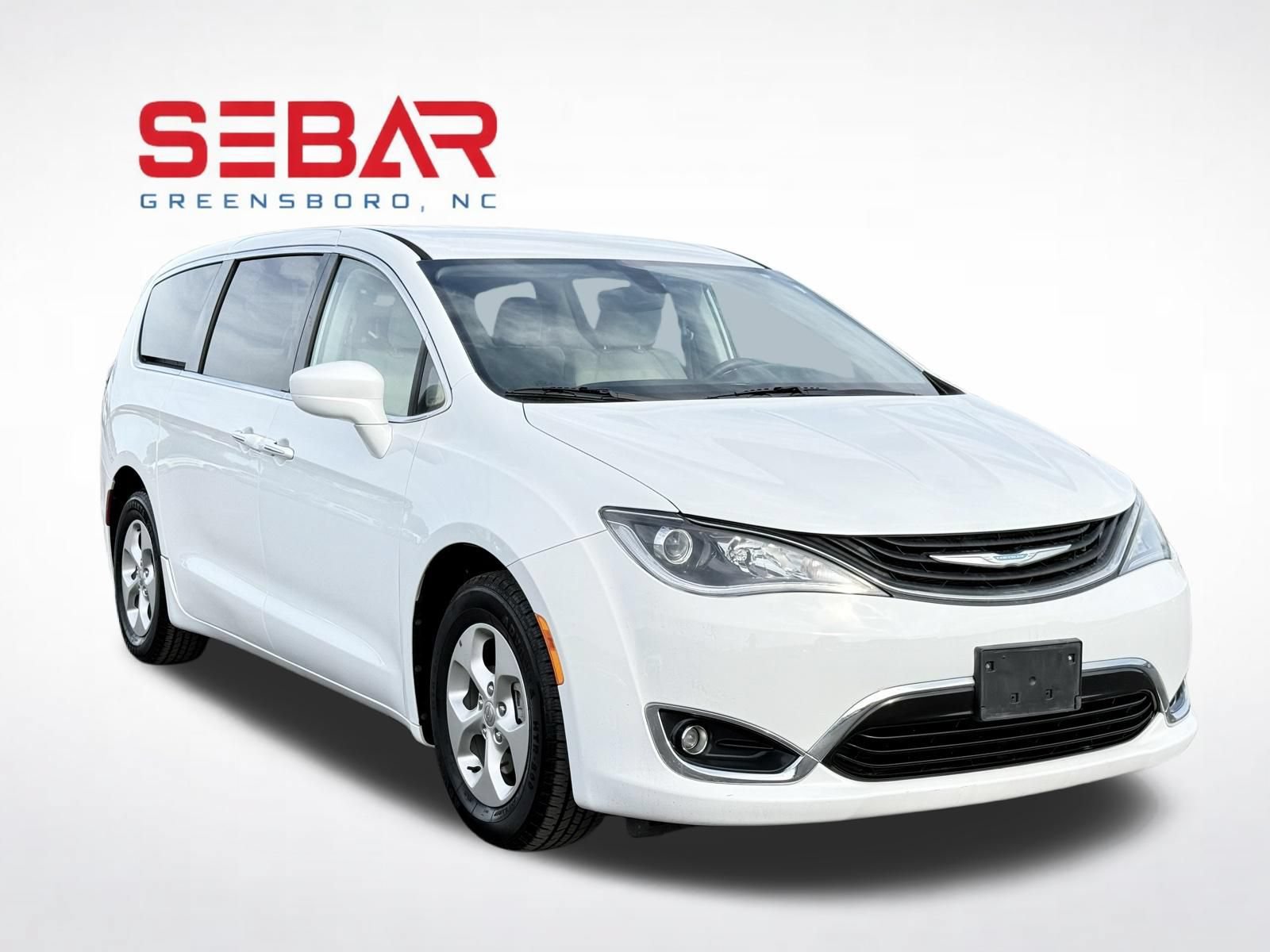 Used 2018 Chrysler Pacifica Touring Plus FWD image 9