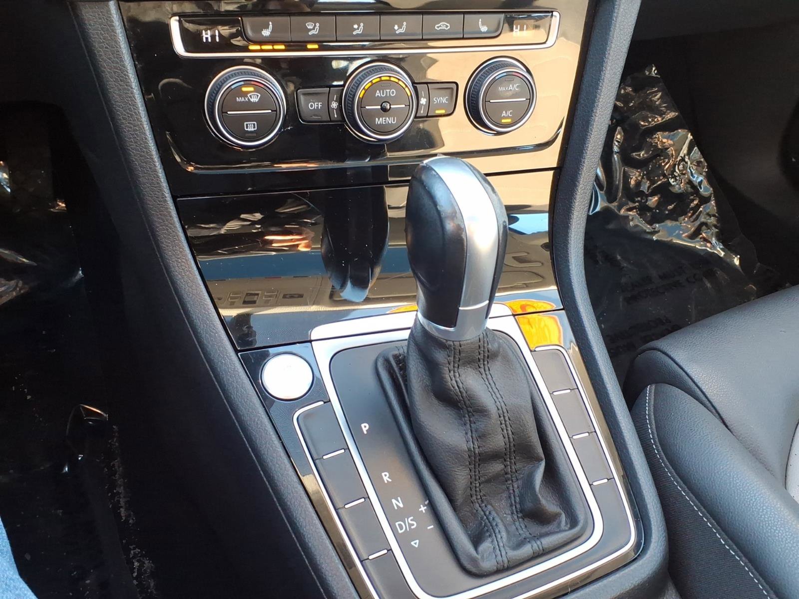 Used 2015 Volkswagen Golf SEL image 14