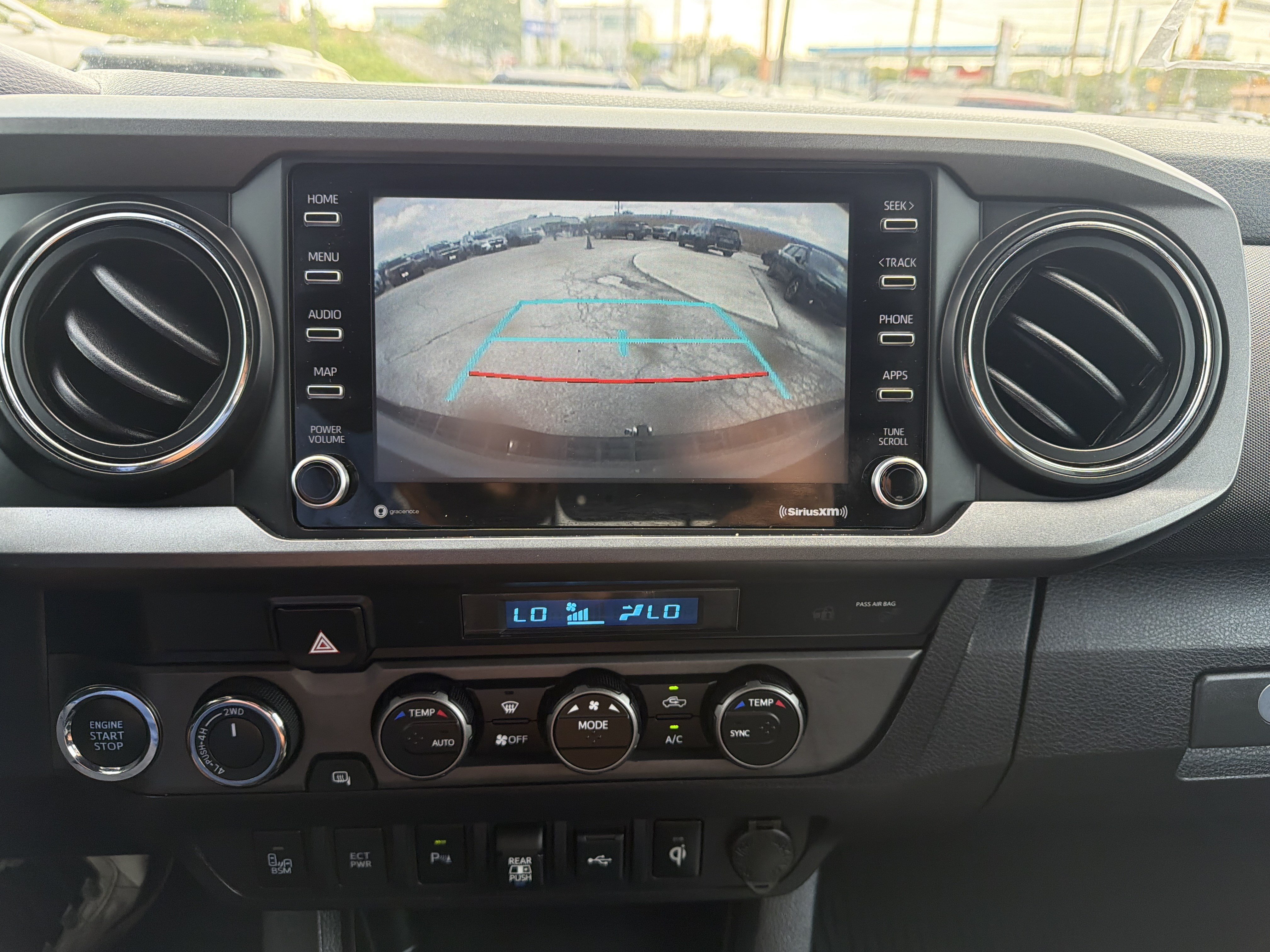 Used 2021 Toyota Tacoma TRD Off-Road w/ Technology Package AWD/4WD image 20
