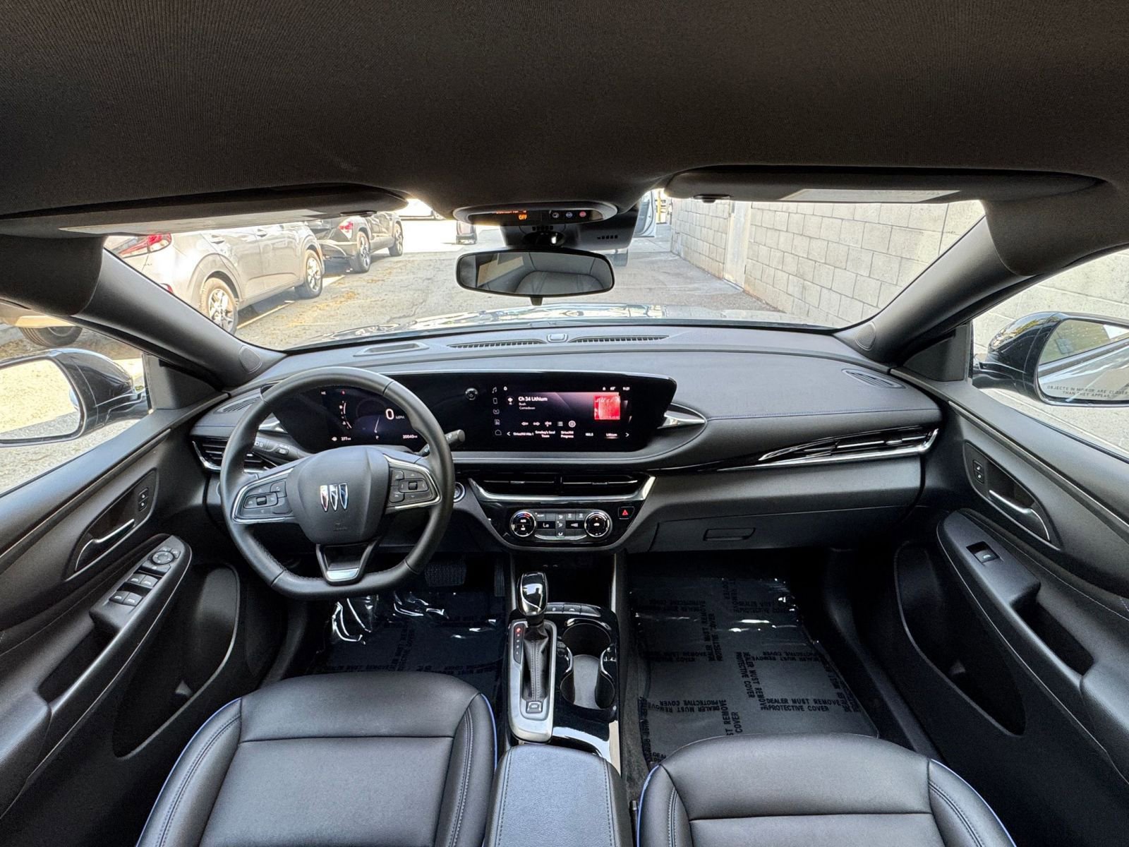 Used 2025 Buick Envista Sport Touring image 33