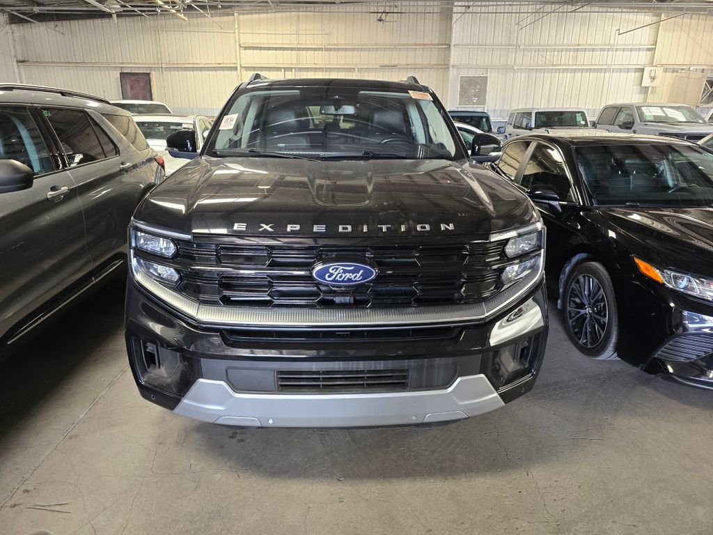 Used 2025 Ford Expedition Max Platinum image 3