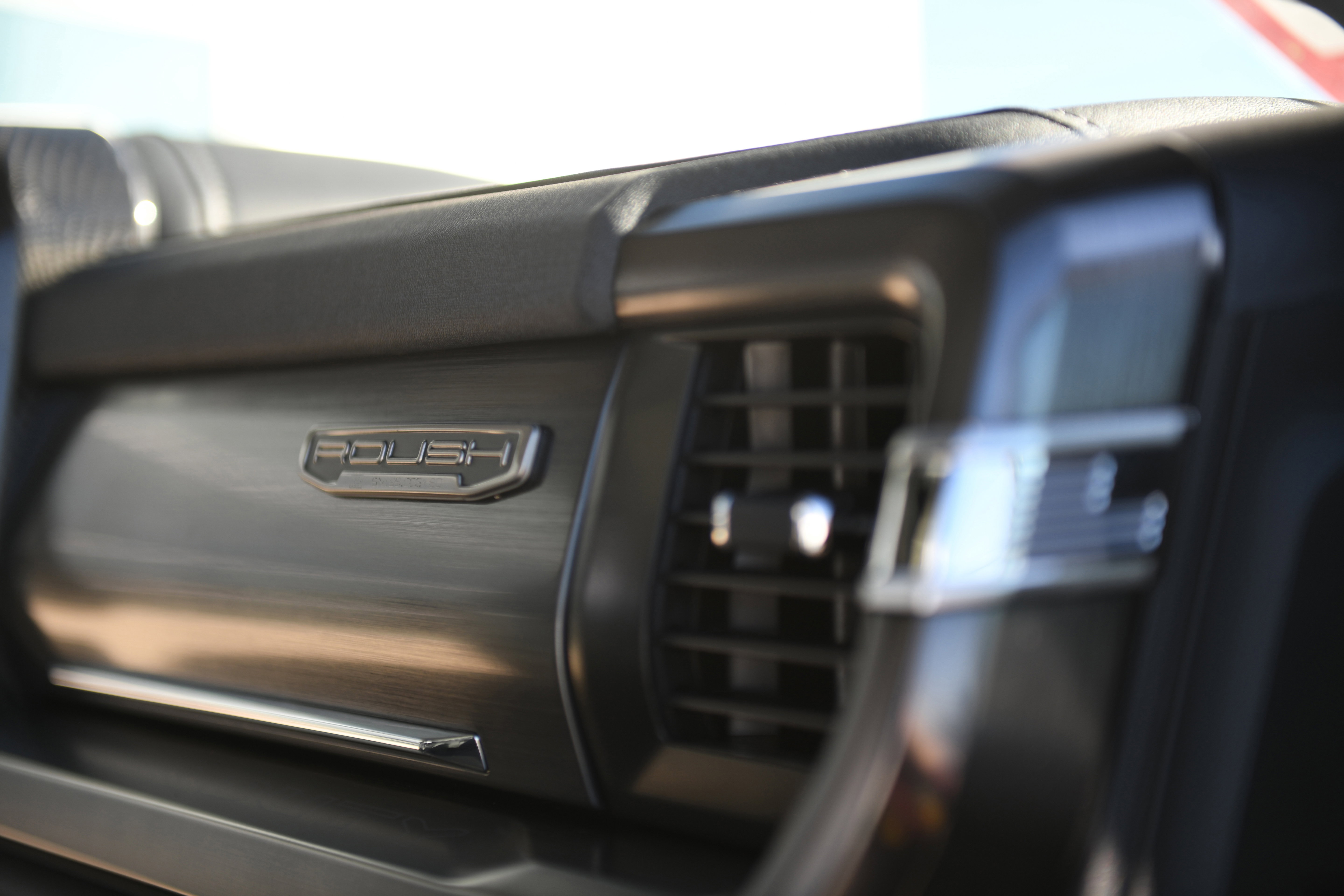 New 2026 Ford F250 Lariat w/ Black Appearance Package image 28