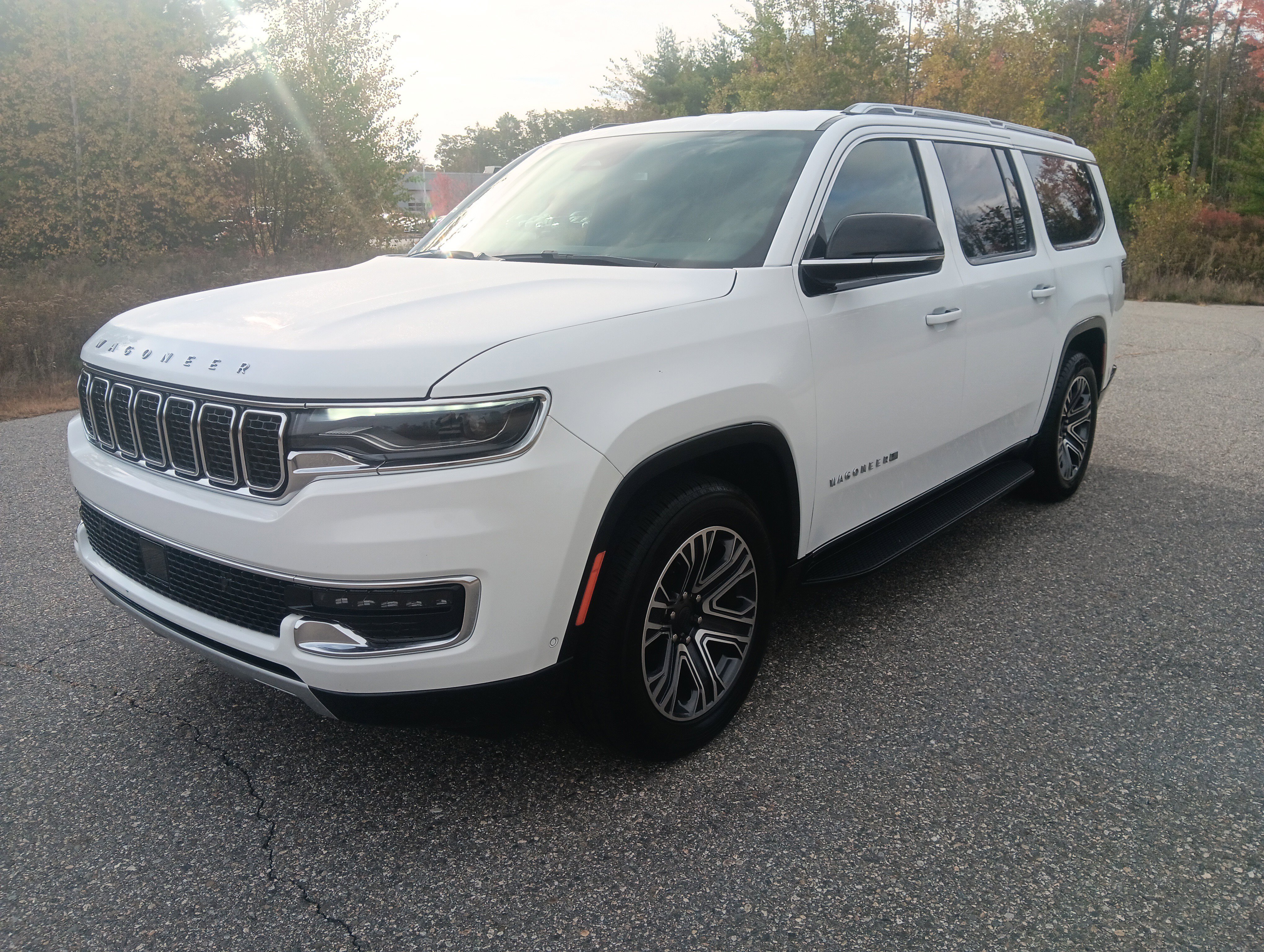 Used 2023 Jeep Wagoneer L Series II image 1