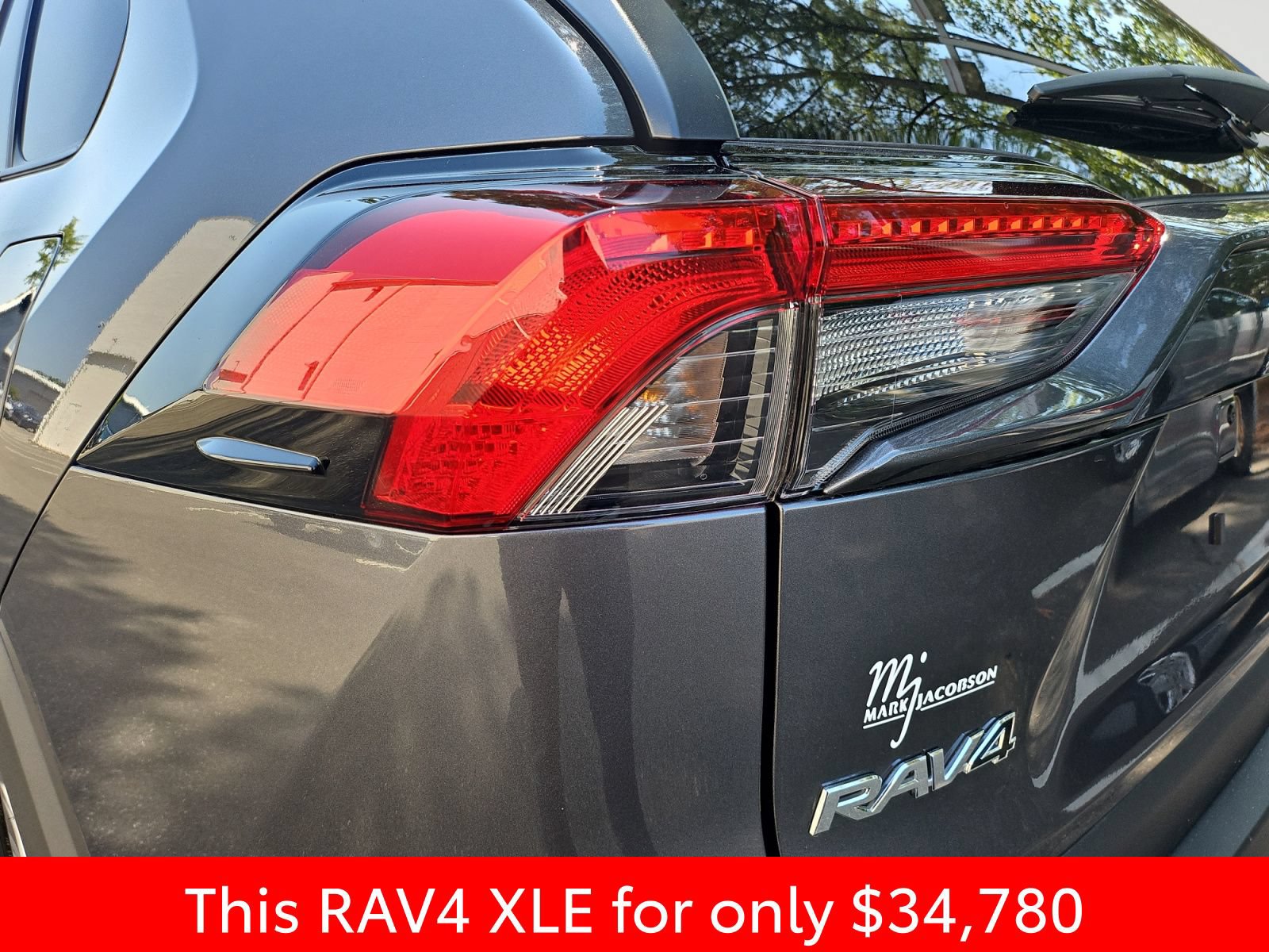 Used 2025 Toyota RAV4 XLE FWD image 20
