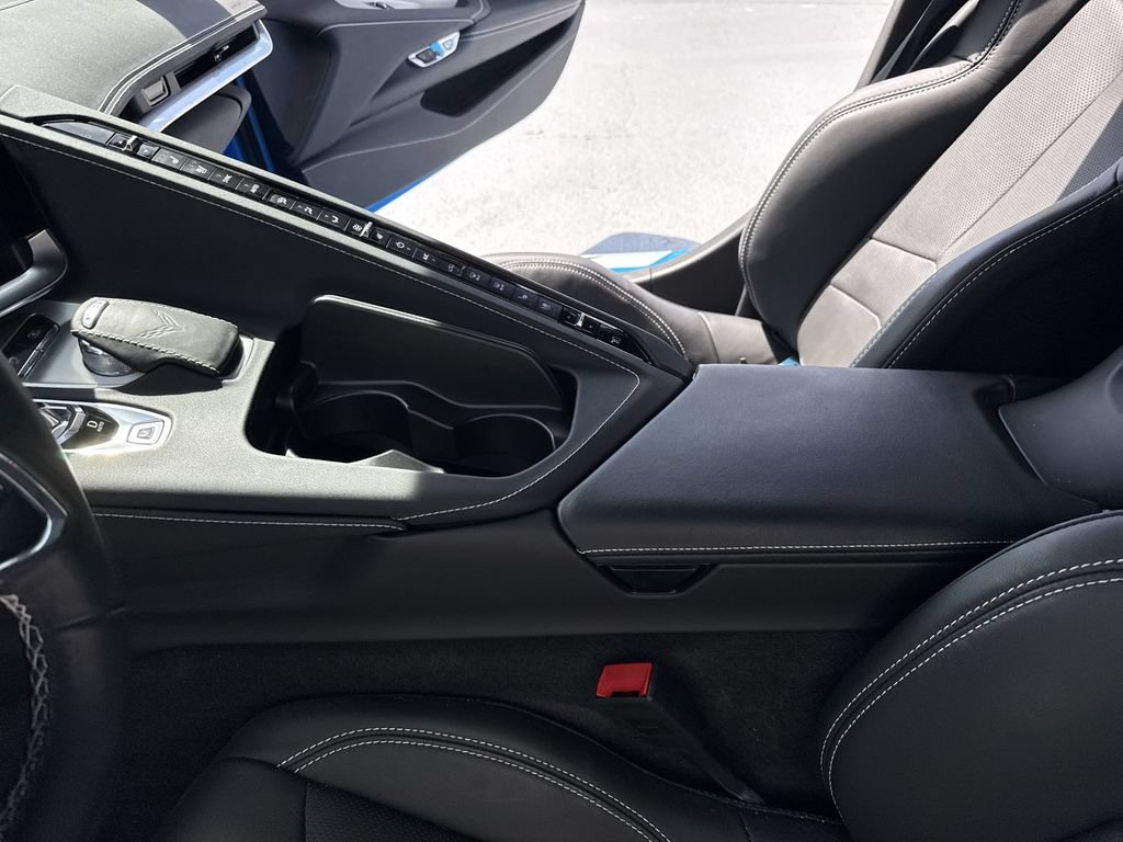 Used 2025 Chevrolet Corvette Stingray Preferred Cpe w/ Z51 Performance Package RWD image 35