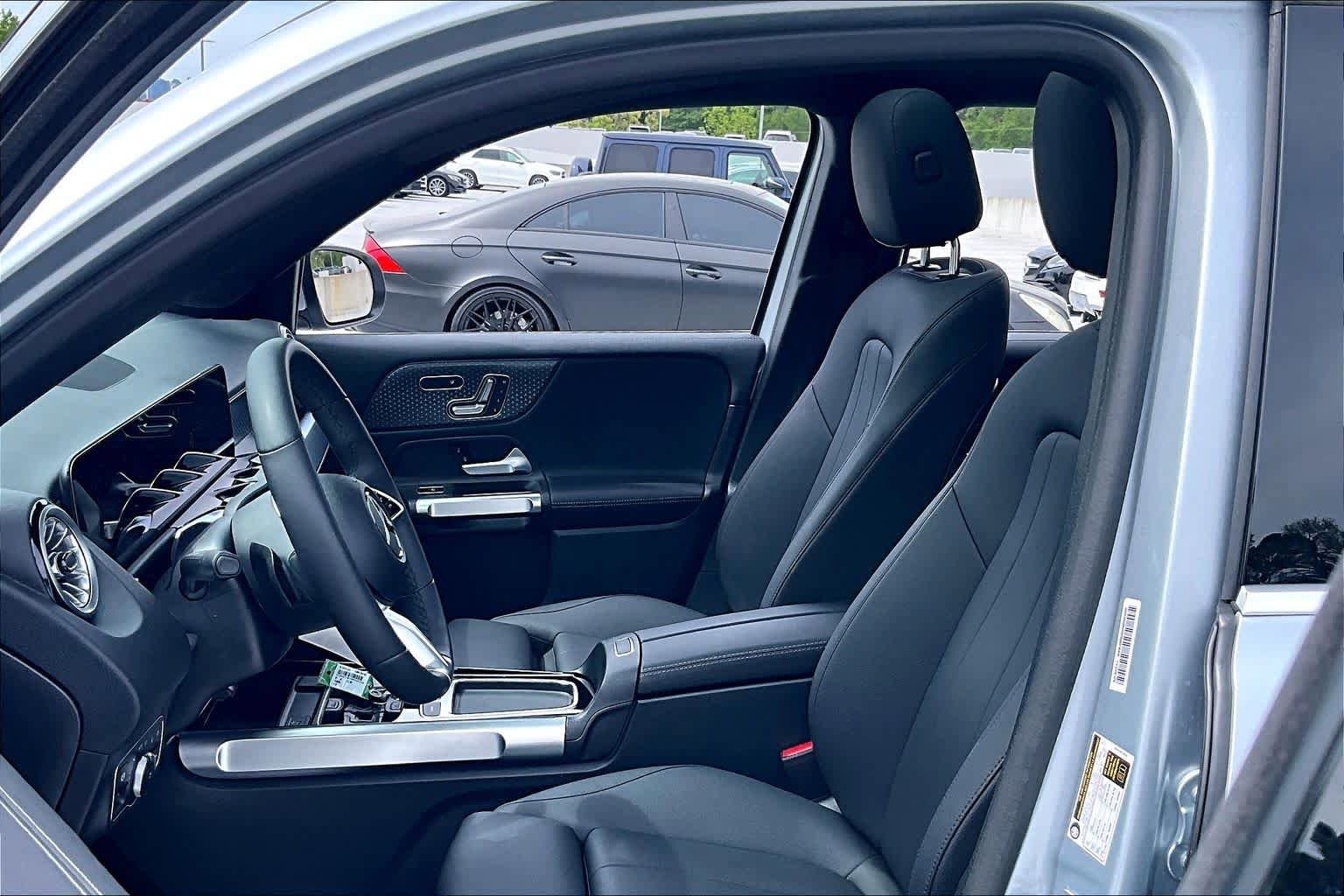 Used 2025 Mercedes-Benz GLB 250 image 8
