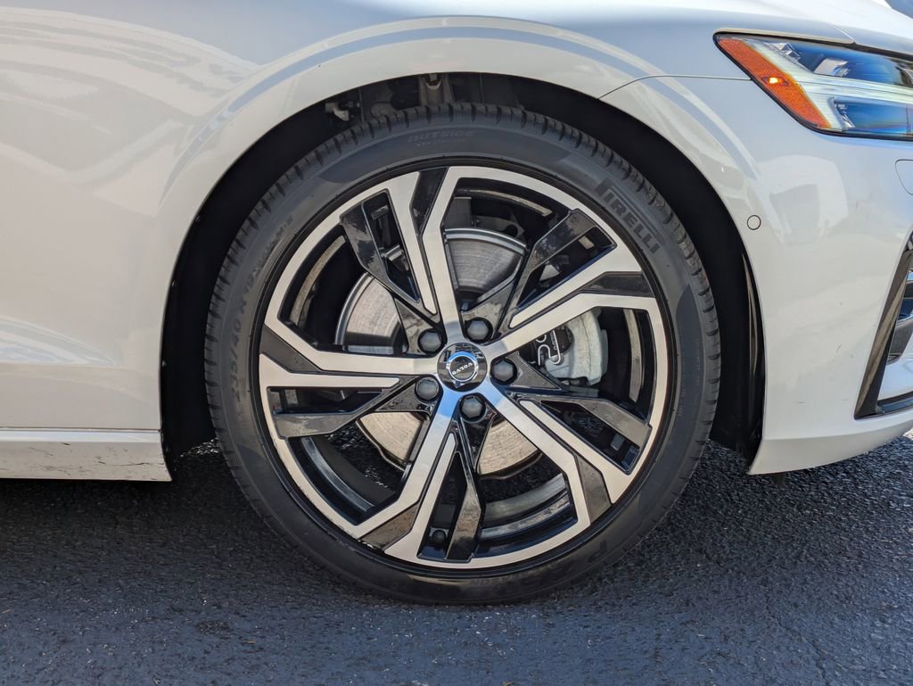 Certified 2024 Volvo S60 B5 Ultimate w/ Climate Package image 11