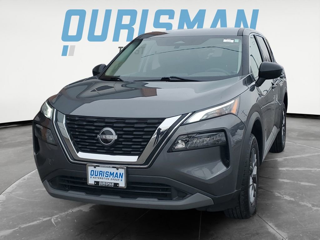 Used 2023 Nissan Rogue S image 2
