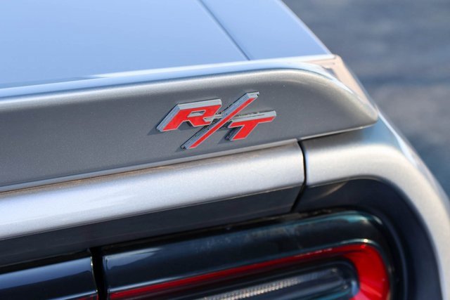 Used 2018 Dodge Challenger R/T image 8