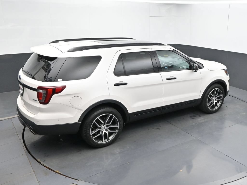 Used 2017 Ford Explorer Sport w/ Equipment Group 401A AWD/4WD image 31