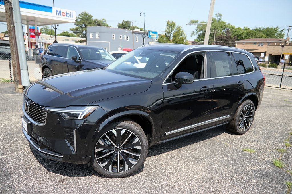 New 2025 Volvo XC90 B6 Plus w/ Protection Package image 3