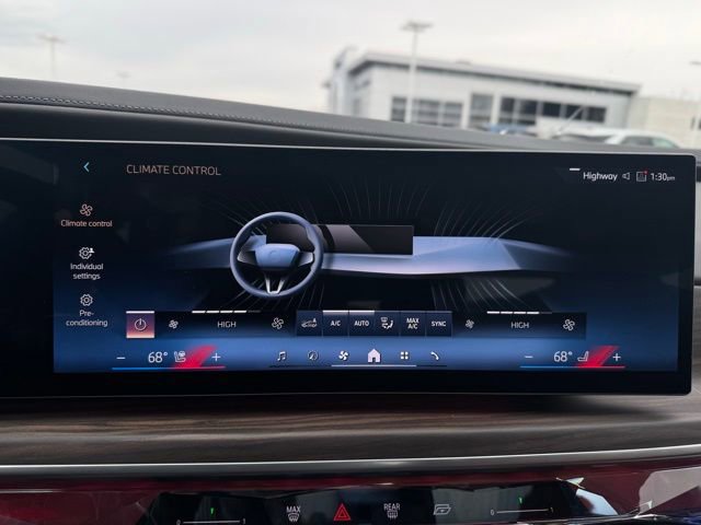 Certified 2023 BMW 760i xDrive w/ Executive Package image 38