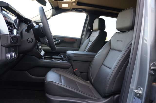 Used 2026 GMC Yukon Denali w/ Sun & Power Step Package RWD image 10
