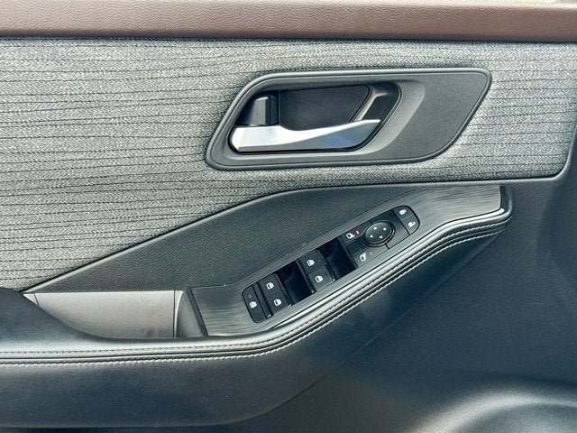 Certified 2023 Nissan Rogue SV AWD/4WD image 15