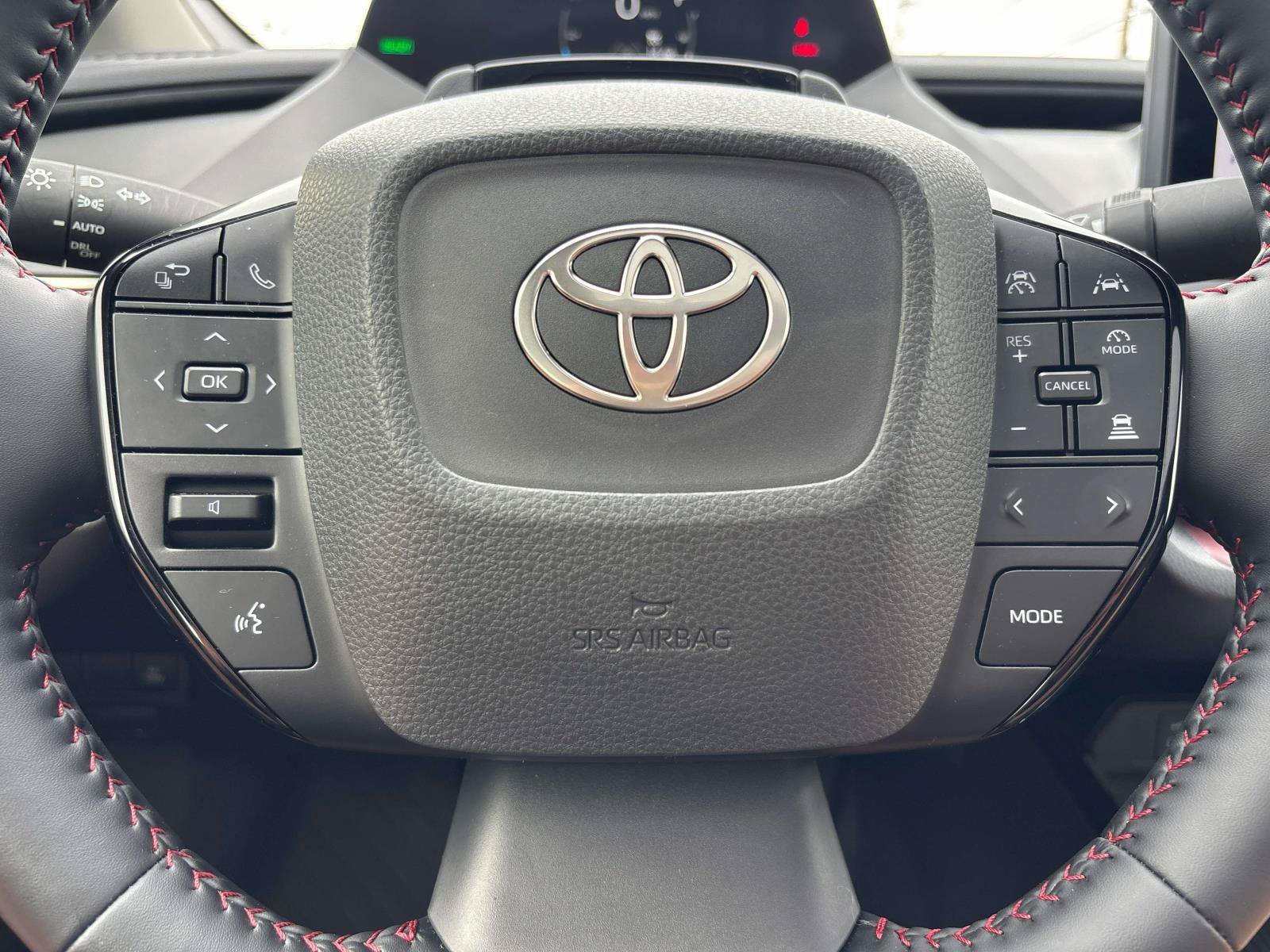 New 2025 Toyota Prius Plug-In Hybrid FWD image 14
