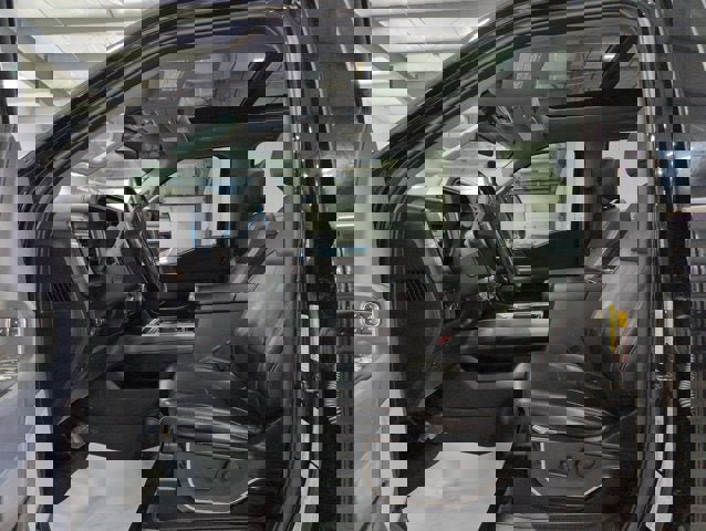 Used 2023 Ford F250 Lariat w/ Lariat Ultimate Package AWD/4WD image 8