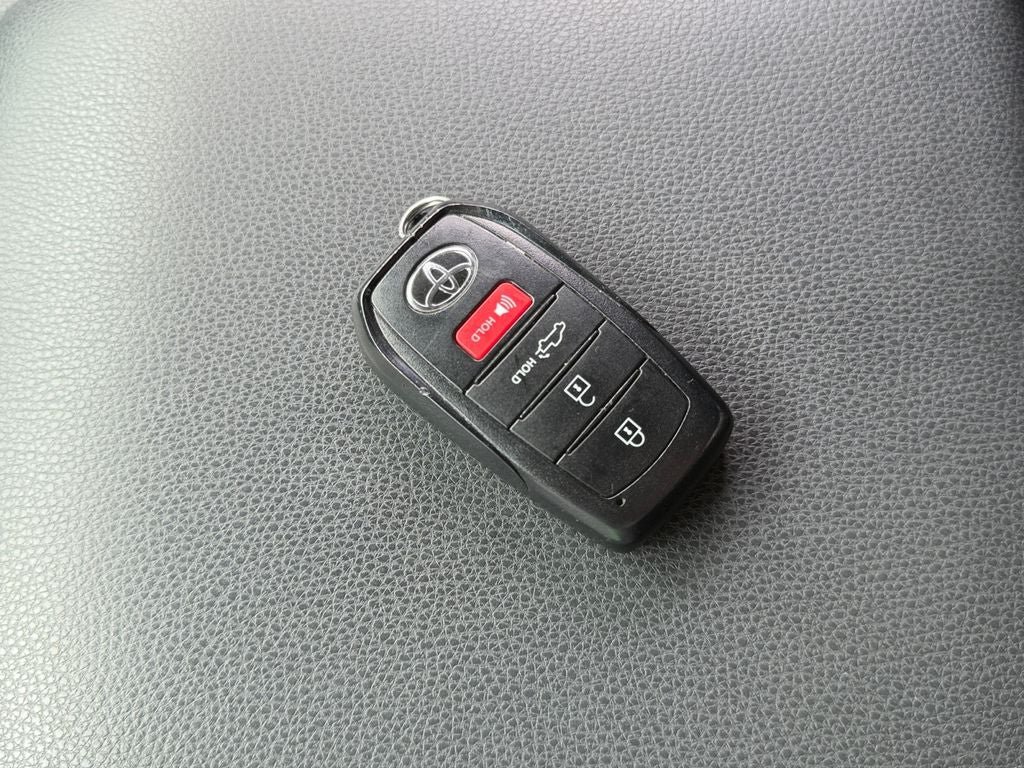 Used 2024 Toyota Tacoma Limited w/ Limited Package (LT) AWD/4WD image 31