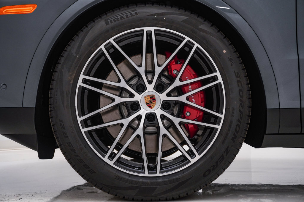 New 2026 Porsche Cayenne S AWD/4WD image 13